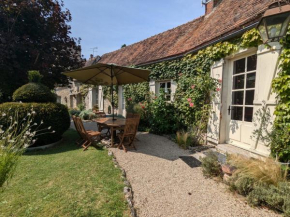 Maison XVIIIe avec jardin privatif - Yèvre le Châtel - FR-1-590-440